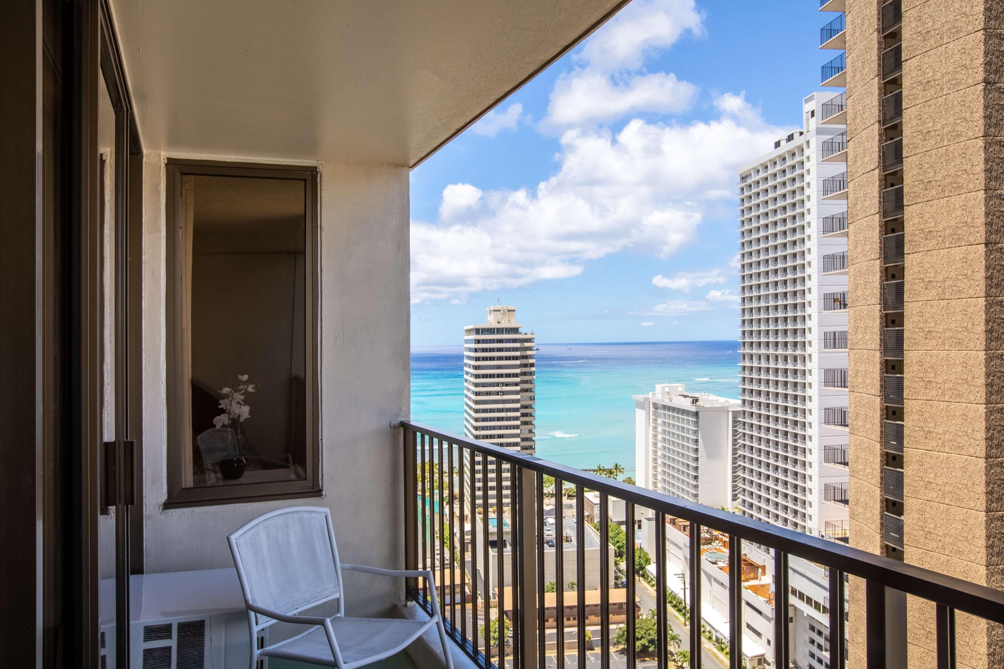 Aston At The Waikiki Banyan Apart otel Honolulu Dış mekan fotoğraf